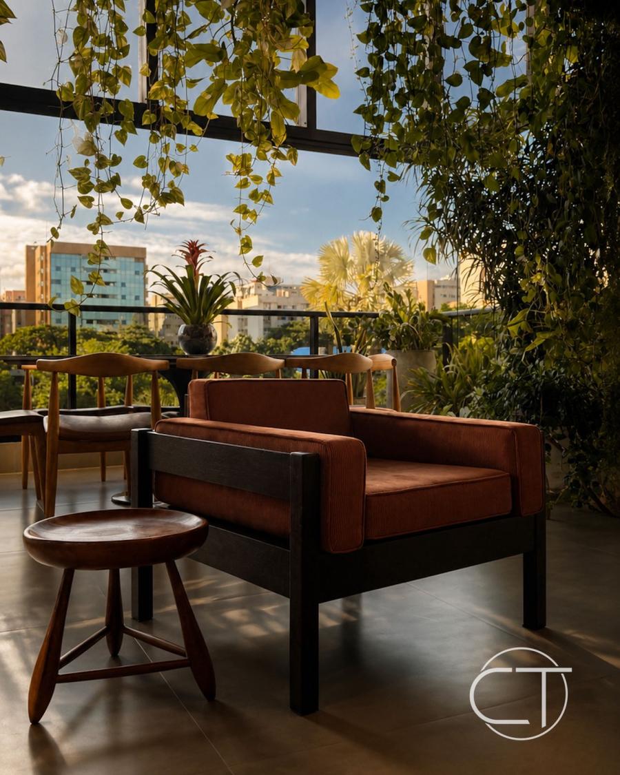 APARTAMENTO COM PÉ DIREITO DE 5,5M